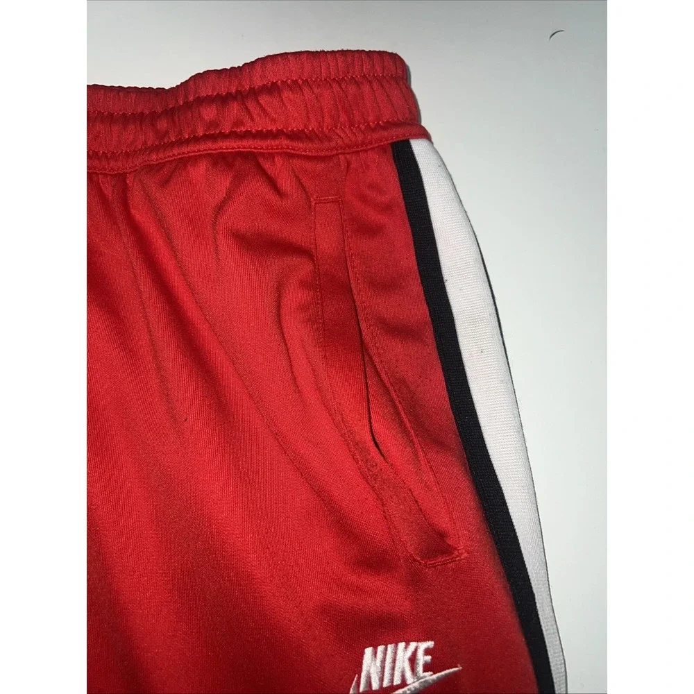 Nike Sportswear‎ Lifestyle Red Striped Shorts Size XL